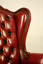 Load image into Gallery viewer, Chippendale Executive Swivel Armchair (276)
